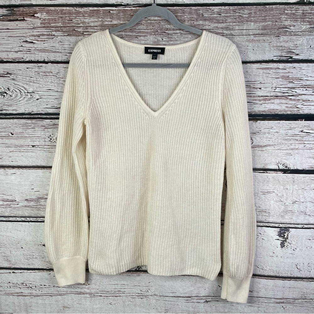 Express Cream Colored V-Neck Sweater Size Small Chunky Knit Polyester‎ Blend